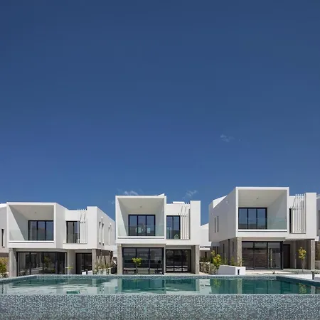 Avalon 1 5 Communal Pool Villa