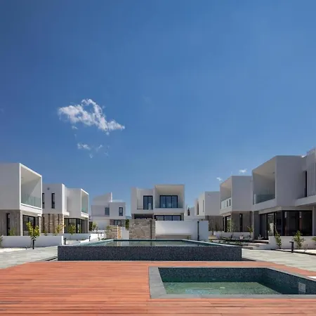 Avalon 1 5 Communal Pool *